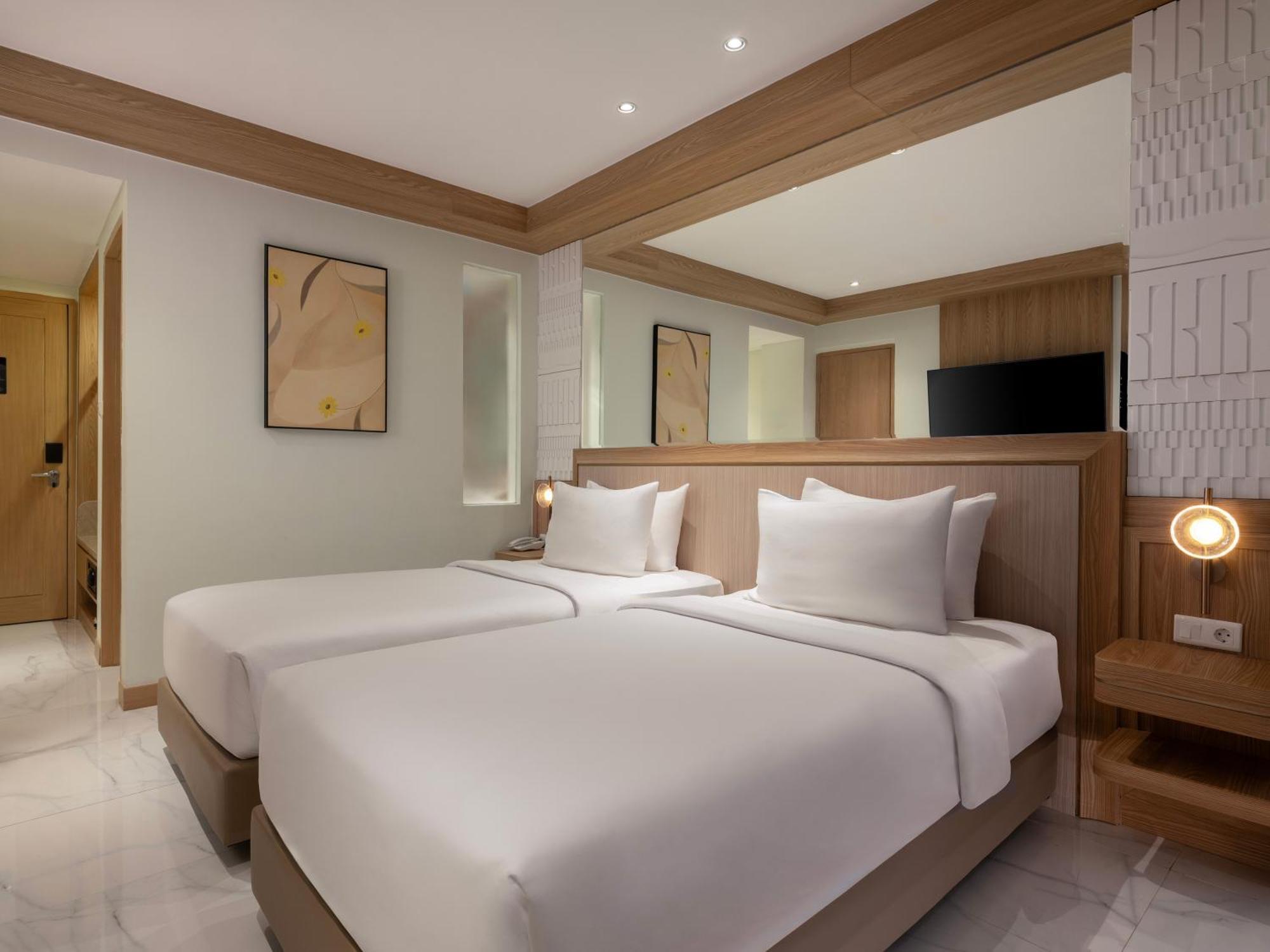 Golden Hill By Golden Tulip Hotel Tlekung ภายนอก รูปภาพ